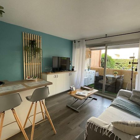 Chaleureux Appartement Face Au Port Sta Lucia, Tout A Pieds, Wifi Saint-Raphaël Exterior foto