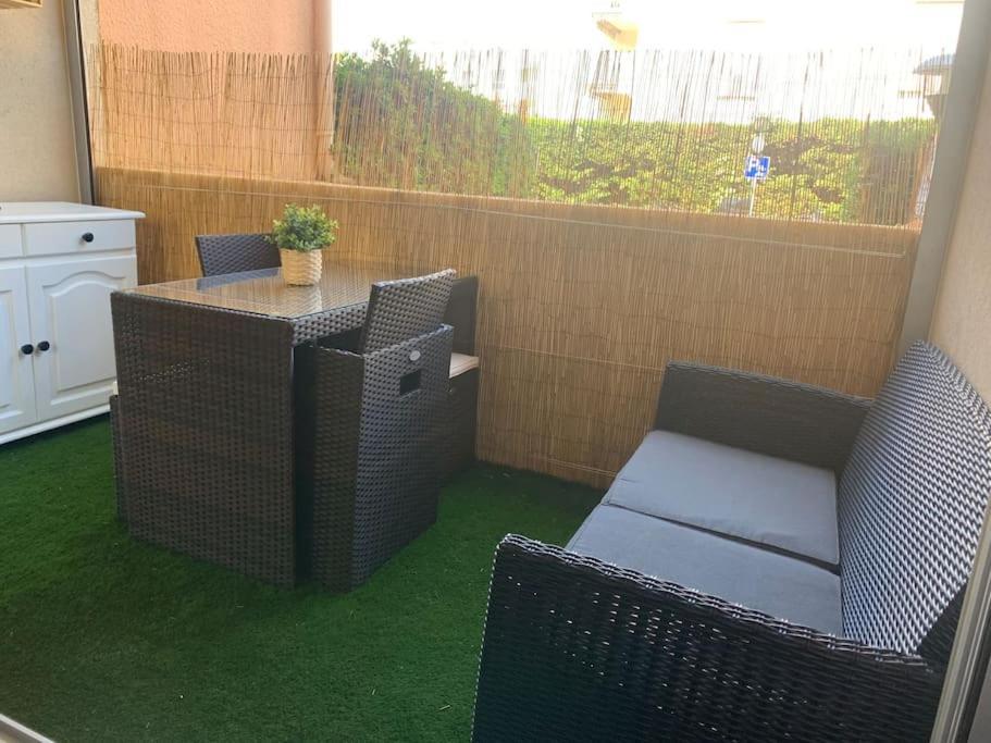 Chaleureux Appartement Face Au Port Sta Lucia, Tout A Pieds, Wifi Saint-Raphaël Exterior foto