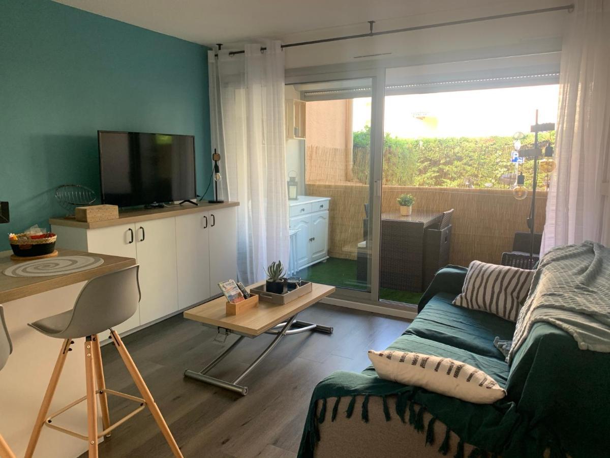 Chaleureux Appartement Face Au Port Sta Lucia, Tout A Pieds, Wifi Saint-Raphaël Exterior foto