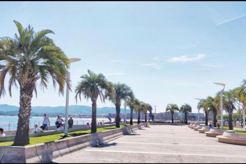 Chaleureux Appartement Face Au Port Sta Lucia, Tout A Pieds, Wifi Saint-Raphaël Exterior foto