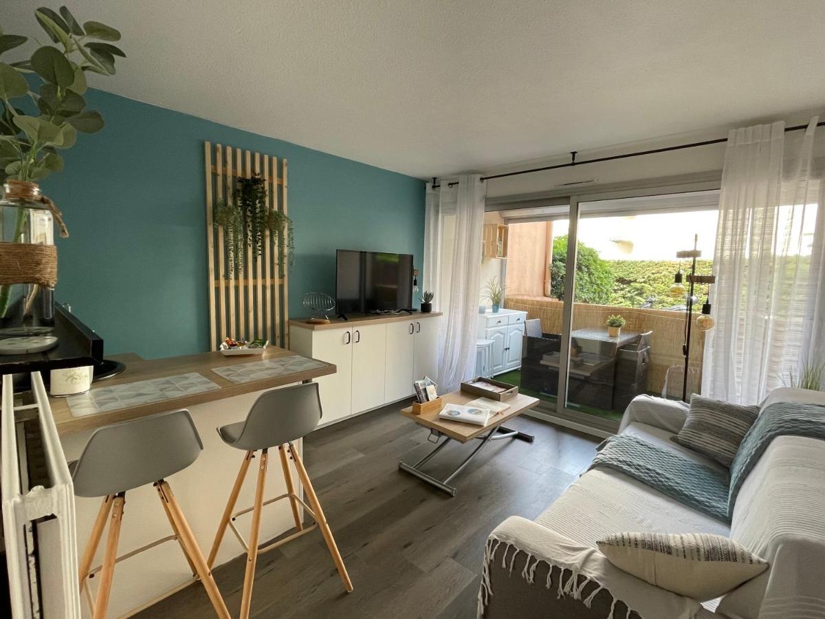 Chaleureux Appartement Face Au Port Sta Lucia, Tout A Pieds, Wifi Saint-Raphaël Exterior foto